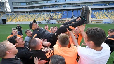 O Shakhtar Donetsk retomou a ta&ccedil;a na Ucr&acirc;nia, num campeonato simb&oacute;lico em meio &agrave; guerra