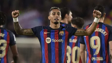 O Bar&ccedil;a aproveitou as circunst&acirc;ncias para amassar o Betis e dar mais um passo rumo ao t&iacute;tulo