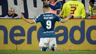 Vit&oacute;ria do Racing sobre o V&eacute;lez mostra a diferen&ccedil;a que faz ter um camisa 9