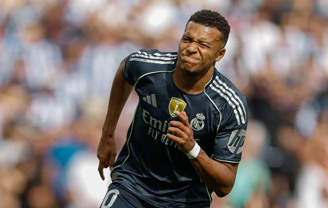 Mbapp&eacute; tem tarde inspirada e comanda vit&oacute;ria do Real Madrid com um a menos