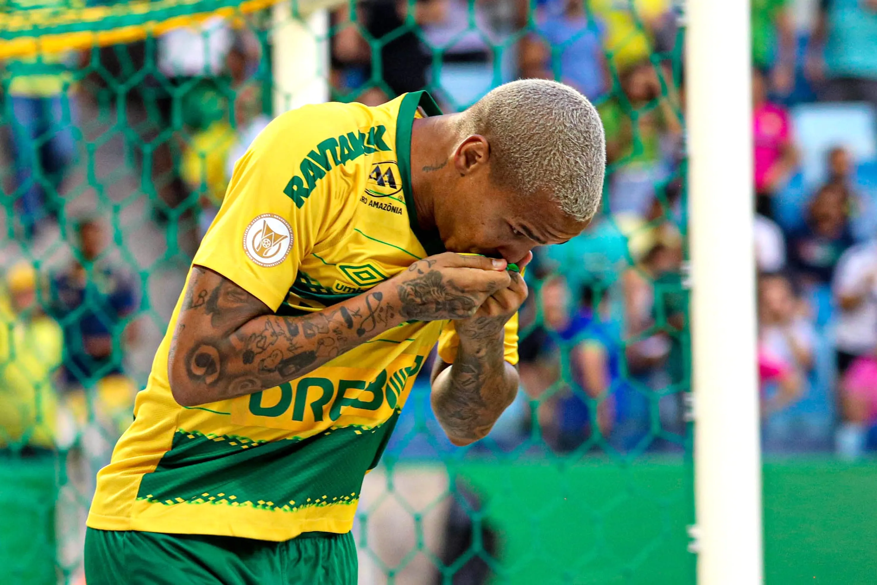 Com multa elevada, Cuiab&aacute; promete fazer jogo duro por Deyverson, especulado no Gr&ecirc;mio