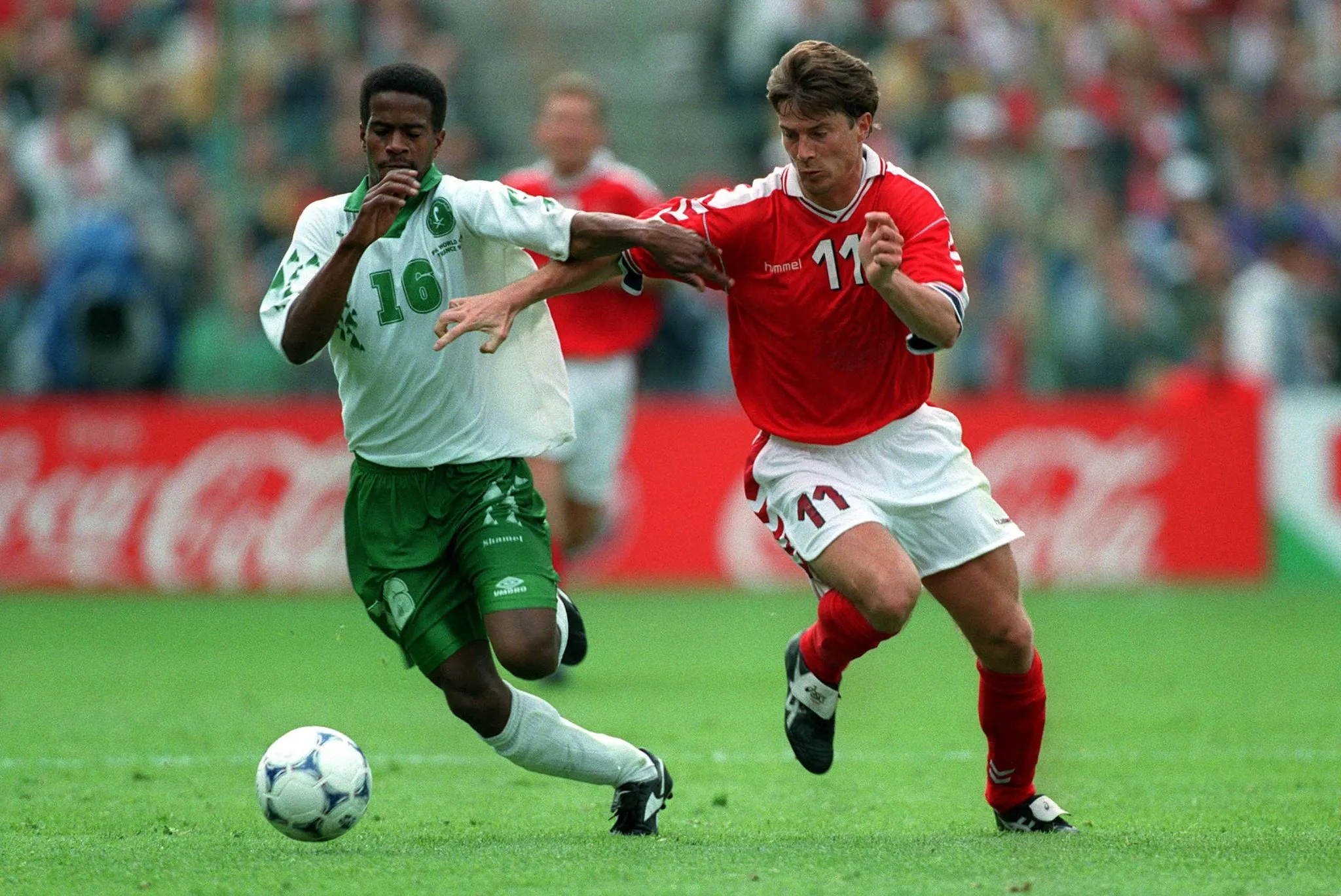 Ar&aacute;bia Saudita e Dinamarca se enfrentam em jogo da Copa do Mundo de 1998
