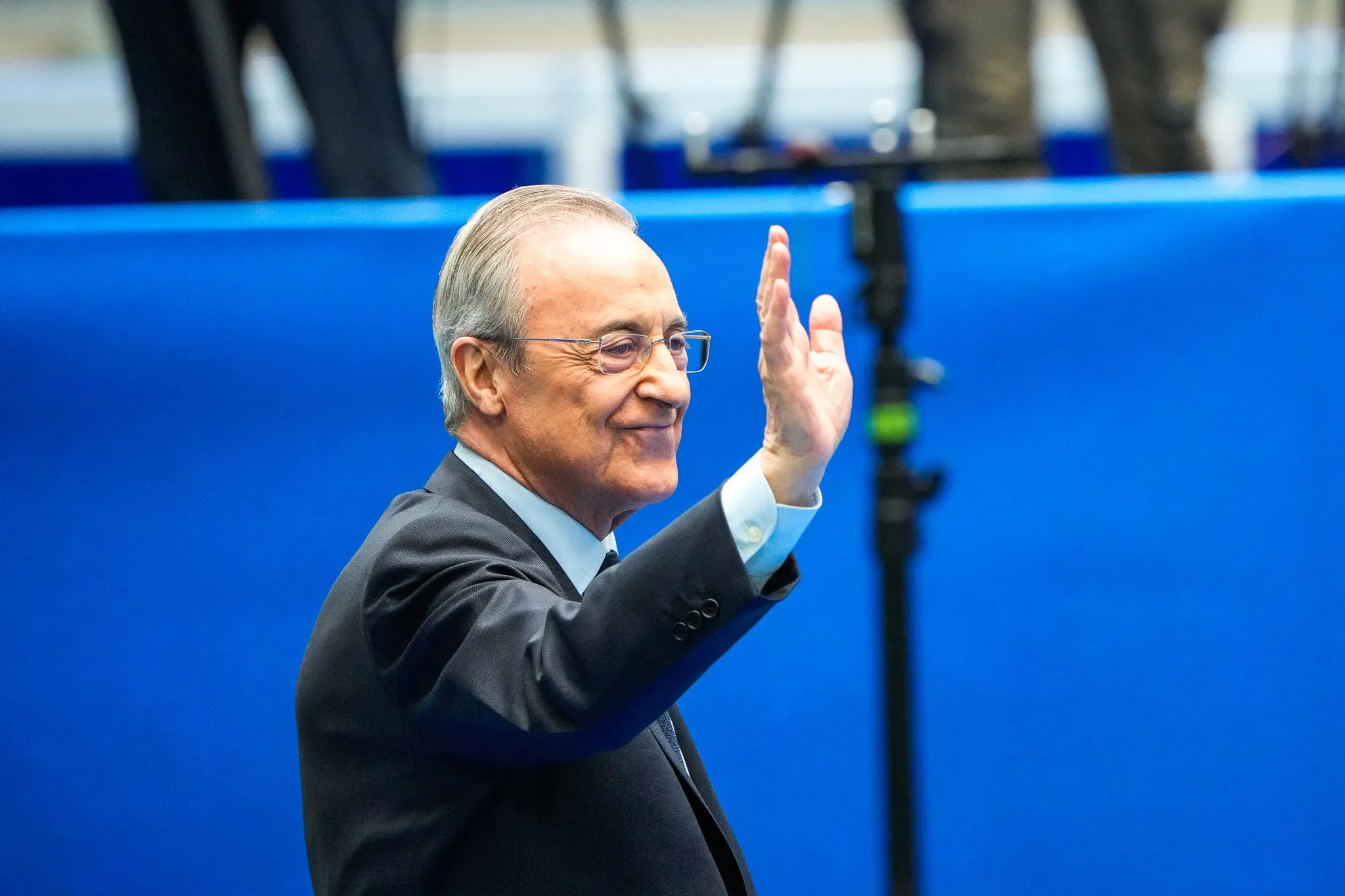 &lsquo;A Bola de Ouro deixa de existir para n&oacute;s&rsquo;: Real Madrid &lsquo;rompe&rsquo; com a Uefa e cancela festa