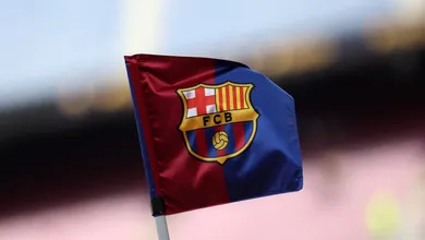 Barcelona pune tr&ecirc;s torcedores por supostas sauda&ccedil;&otilde;es nazistas na Champions League
