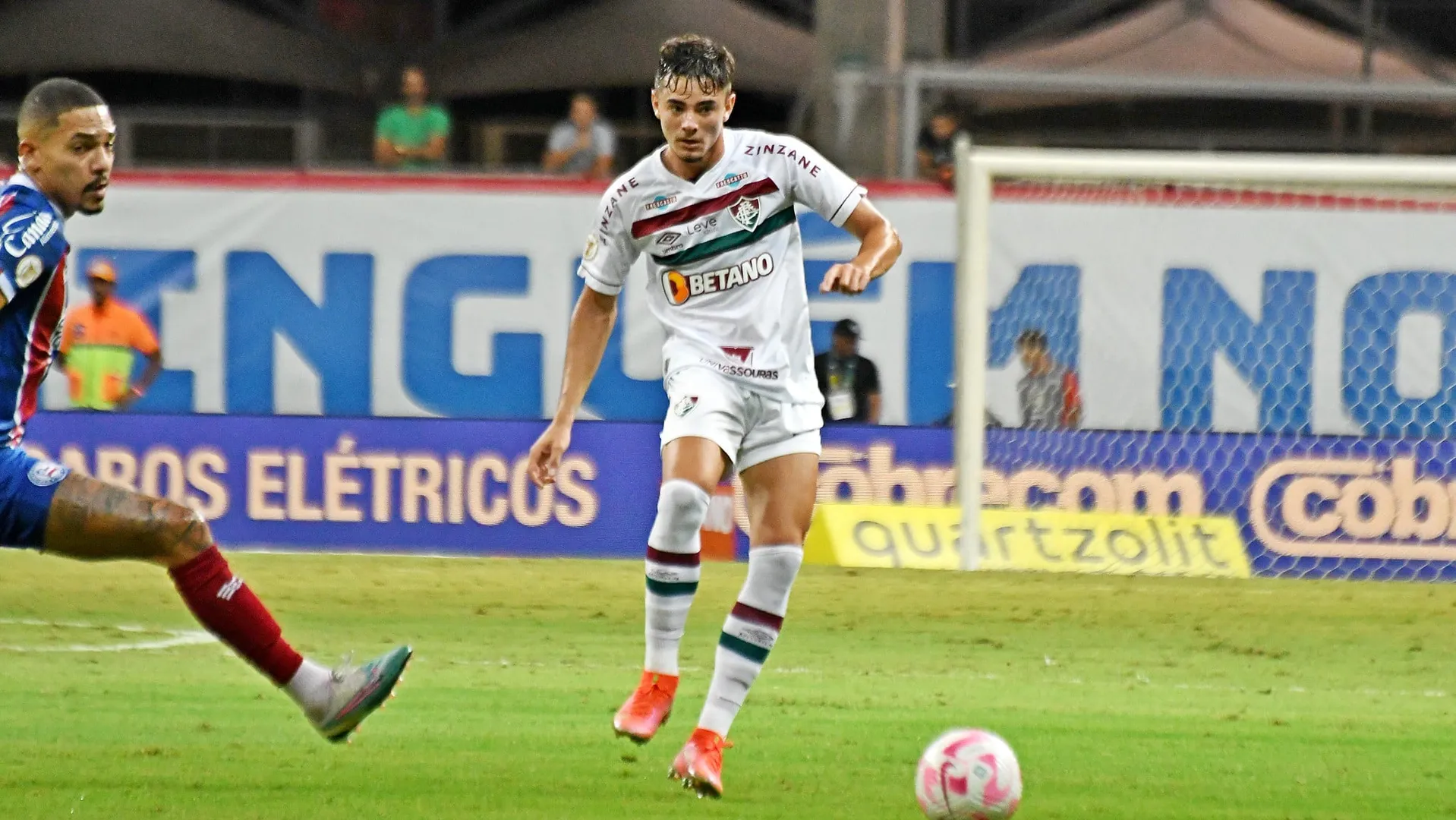 Felipe Andrade &eacute; considerado um exemplo de determina&ccedil;&atilde;o por Fernando Diniz e deve receber mais chances em 2024 - Foto: MAILSON SANTANA/FLUMINENSE FC