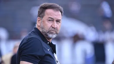 Contradi&ccedil;&atilde;o do presidente frustra torcida do Corinthians na janela