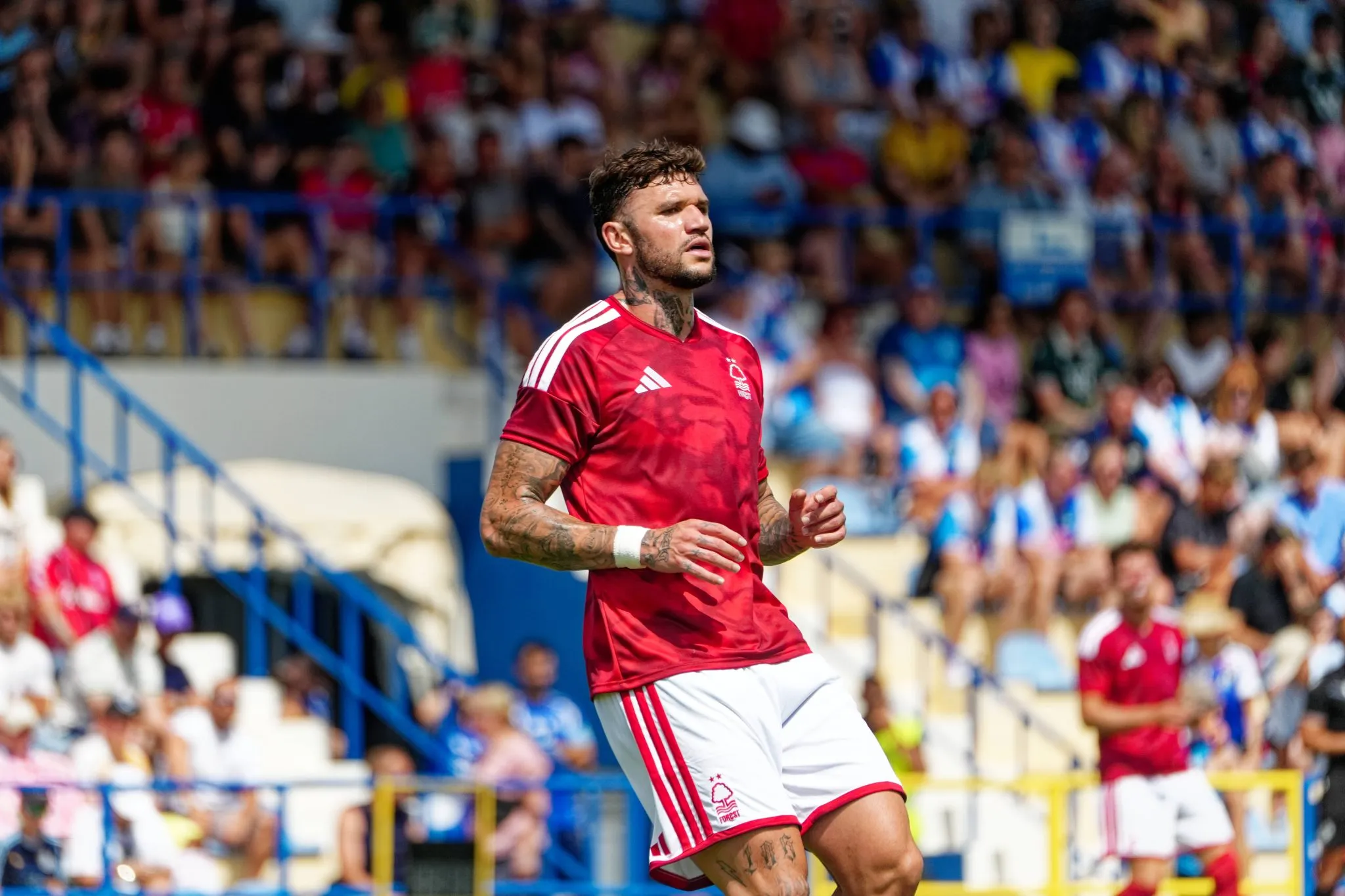 Morato em a&ccedil;&atilde;o pelo Nottingham Forest 