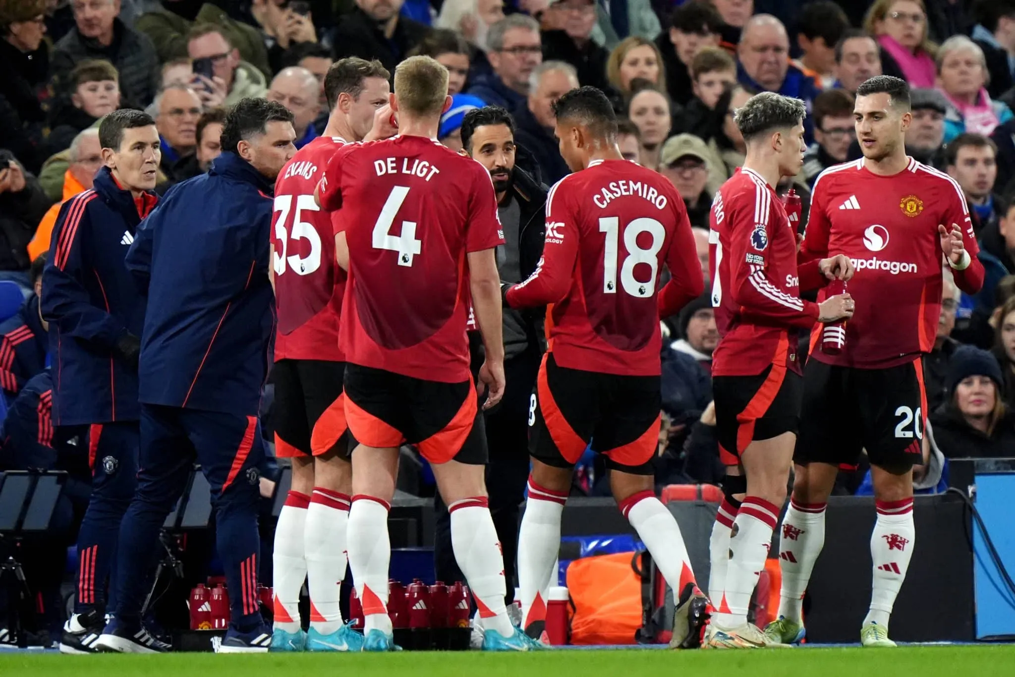Apesar do trope&ccedil;o, estreia de R&uacute;ben Amorim mostra um Manchester United promissor