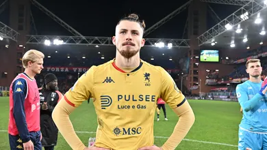 Tottenham negocia contrata&ccedil;&atilde;o de Dragusin com Genoa para driblar problemas na zaga de Postecoglou