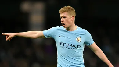 De Bruyne roubou o show mais uma vez no atropelamento do Manchester City