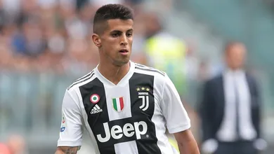 N&atilde;o &eacute; s&oacute; no Brasil que existe gente mala cobrando jogador por causa de fantasy: Cancelo apelou
