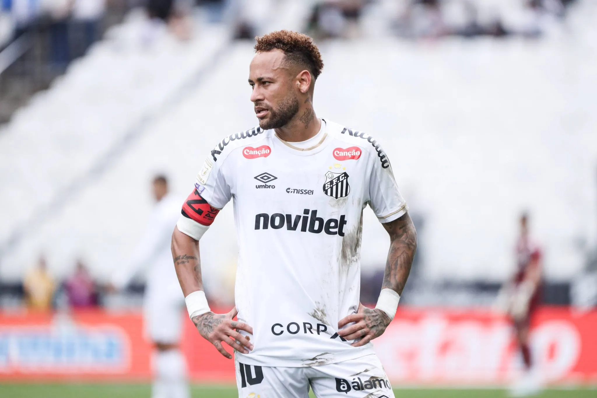 Neymar, durante duelo entre Santos e Coritiba 