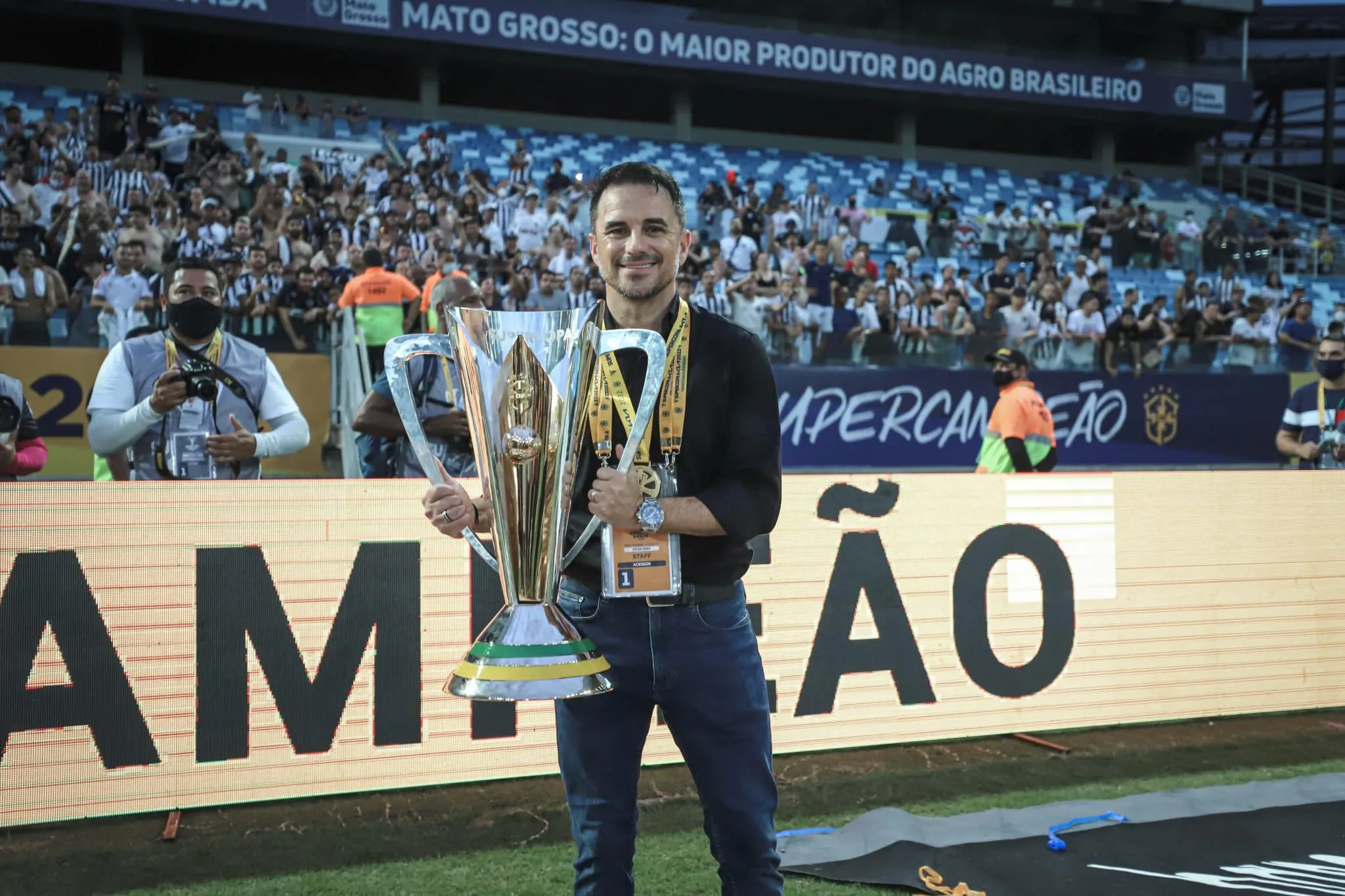 Na despedida do Atl&eacute;tico-MG, Rodrigo Caetano fala emocionado da identifica&ccedil;&atilde;o dele e da fam&iacute;lia com o clube