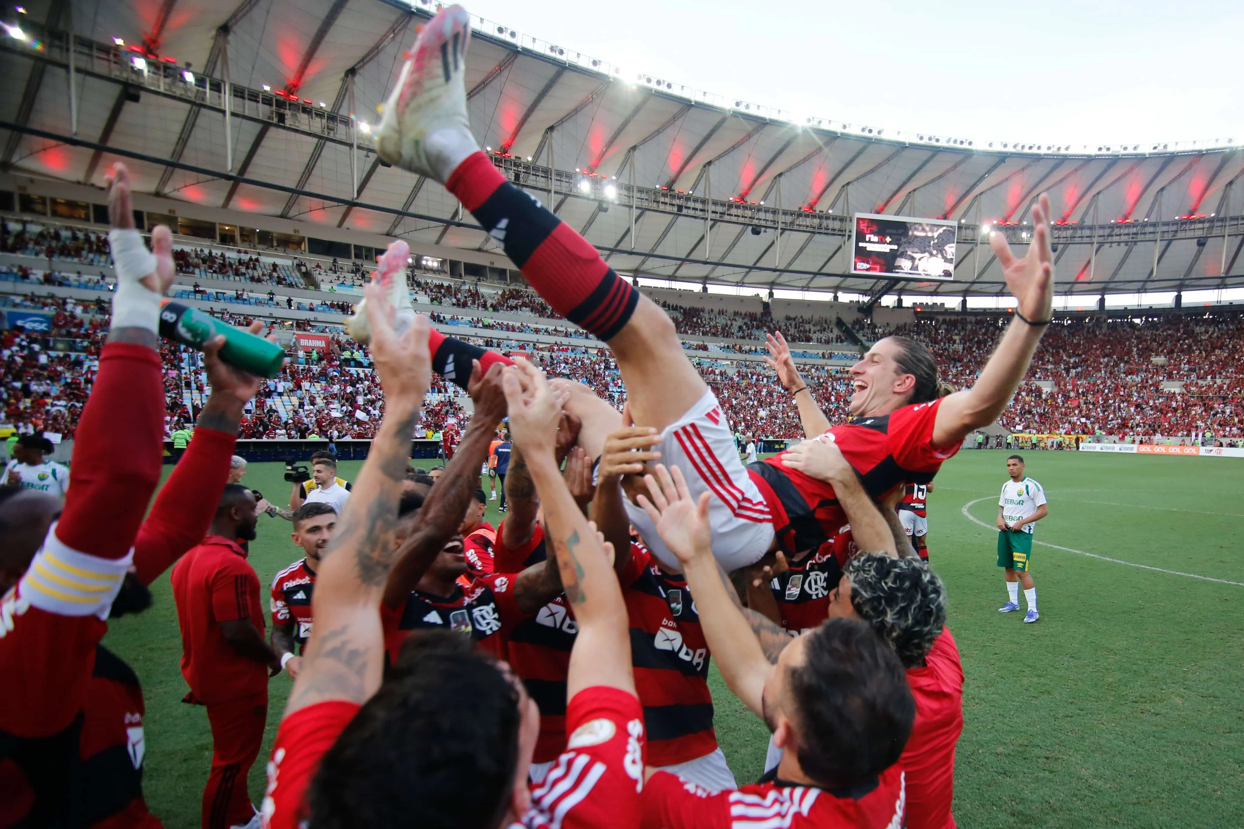 Filipe Lu&iacute;s come&ccedil;a onde terminou, e o Flamengo tem muito a ganhar com isso
