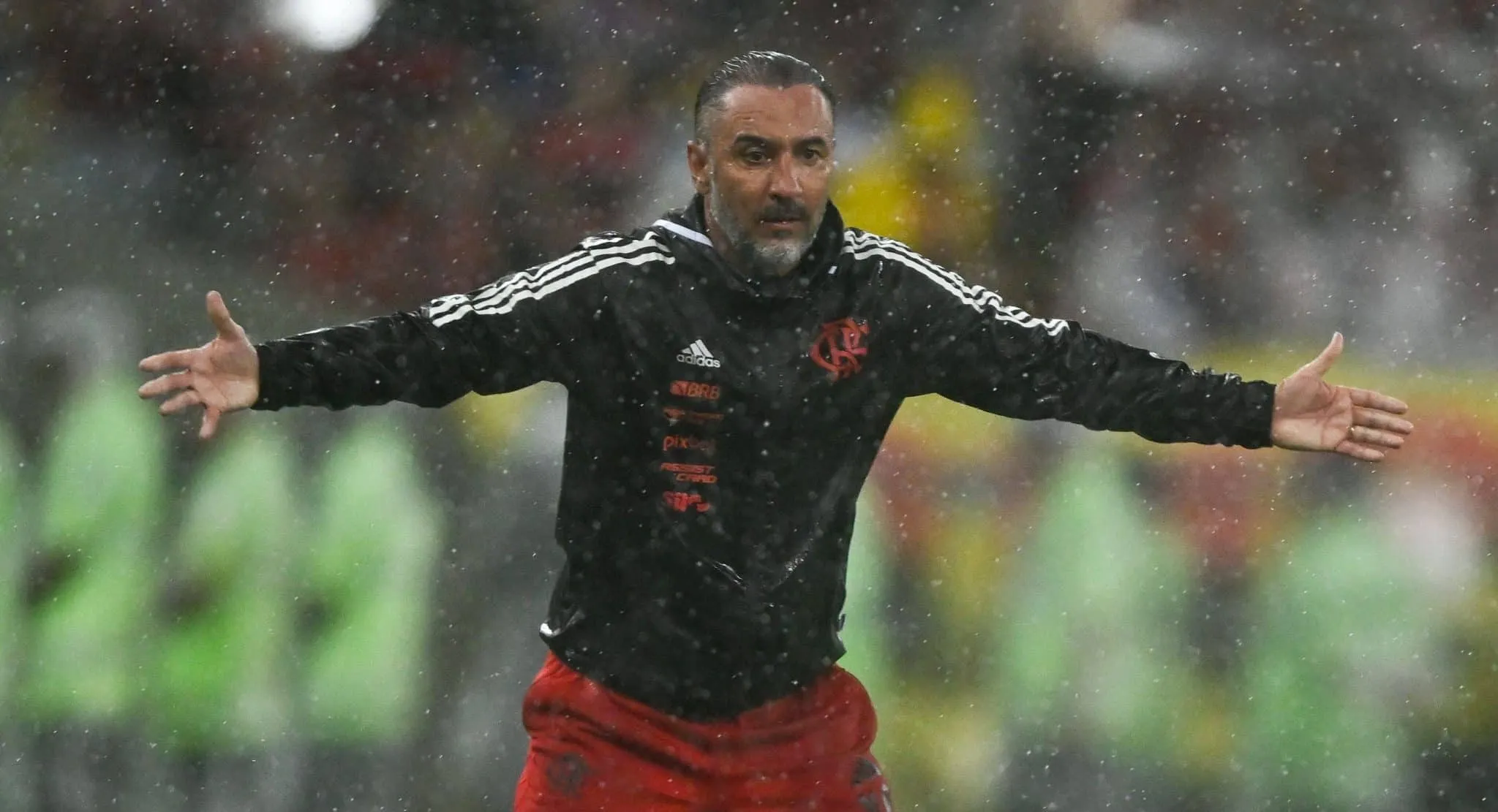 O equ&iacute;voco do Flamengo com V&iacute;tor Pereira teve um custo grande e, desde o in&iacute;cio, desnecess&aacute;rio