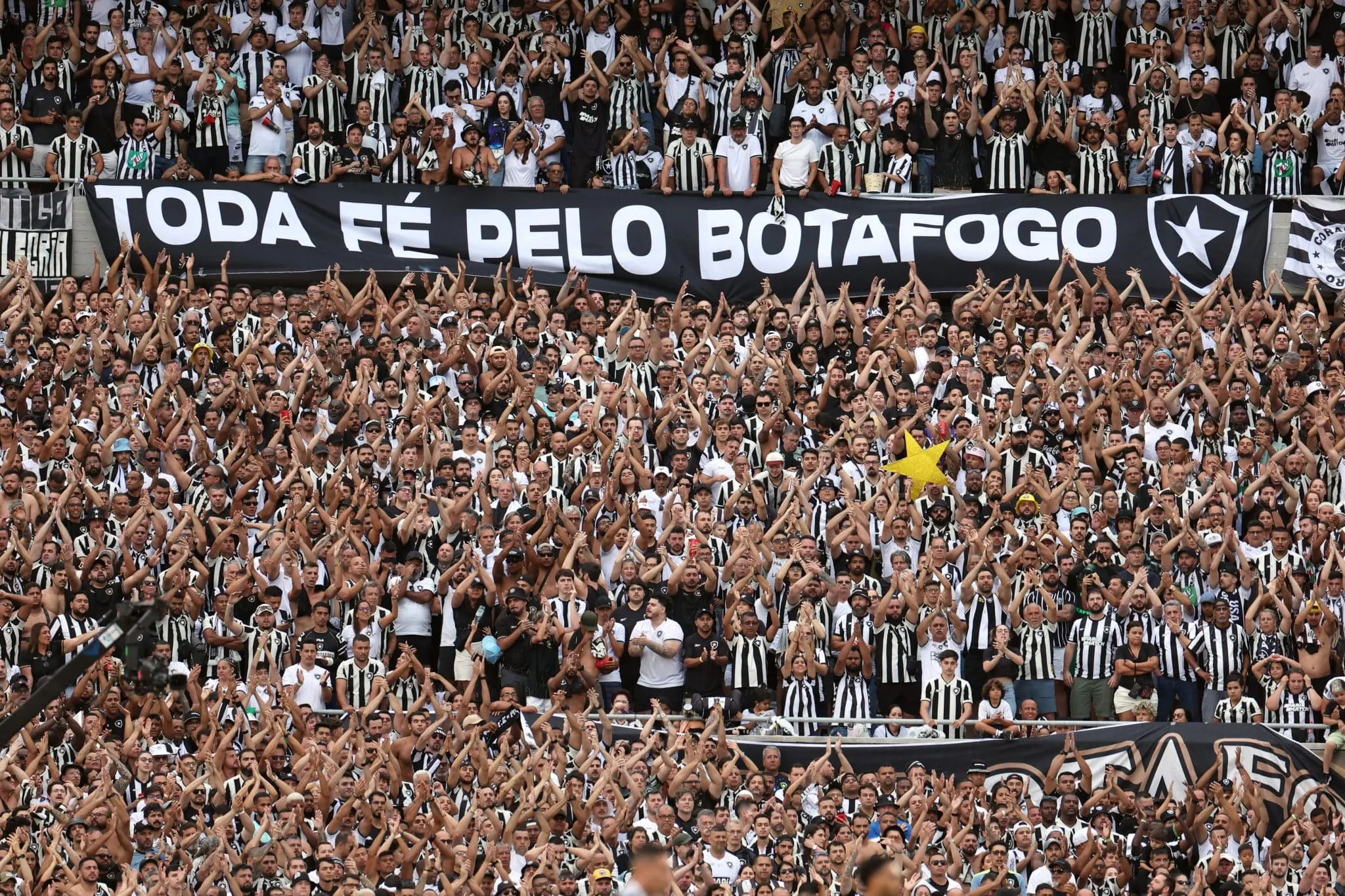 Ap&oacute;s receber torcedores do Botafogo, bar argentino faz publica&ccedil;&atilde;o racista
