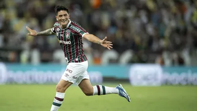 Com gola&ccedil;os de Cano e John Kennedy, Fluminense repete 2009 e rebaixa Coritiba para a S&eacute;rie B