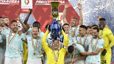 A conquista da Copa da It&aacute;lia serviu para exaltar o tamanho da hist&oacute;ria que Handanovic tem na Inter