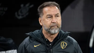 Corinthians sonha com lateral-esquerdo, mas imp&otilde;e condi&ccedil;&otilde;es para neg&oacute;cio