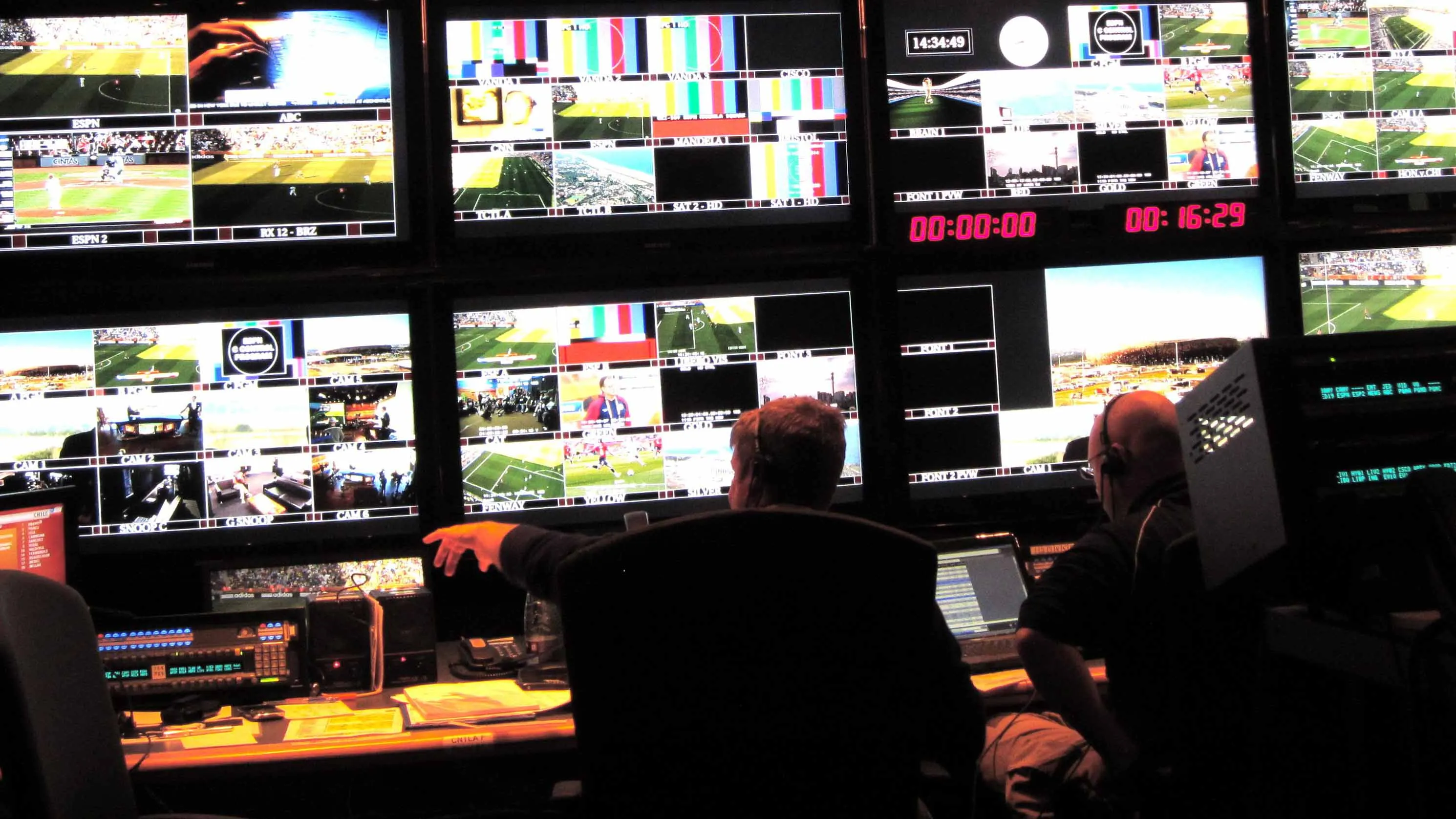 [Futebol na sua TV] Afinal, por que &eacute; t&atilde;o dif&iacute;cil colocar um canal em uma operadora?