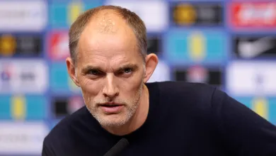 &lsquo;Ele tem que fazer isso, &eacute; necess&aacute;rio&rsquo;: Tuchel adverte Alexander-Arnold ap&oacute;s convoc&aacute;-lo