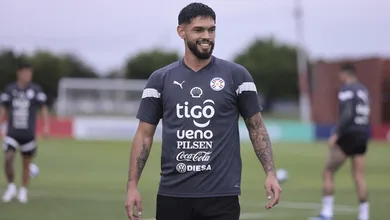 Parceiro de G&oacute;mez na sele&ccedil;&atilde;o quer Paraguai brigando de igual para igual com&nbsp;o&nbsp;Brasil