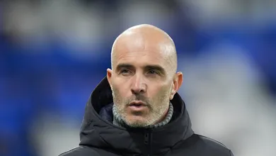 T&eacute;cnico do Chelsea tenta amenizar atrito p&uacute;blico, mas d&aacute; nova cutucada na diretoria ap&oacute;s empate