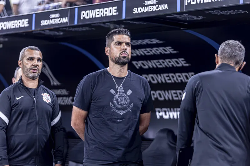 Ant&oacute;nio Oliveira foi demitido do Corinthians em julho (Foto: Imago Images)
