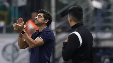 &lsquo;Qual equipe fica assim por 90 minutos?&rsquo;: Abel explica movimento do Palmeiras nas vit&oacute;rias