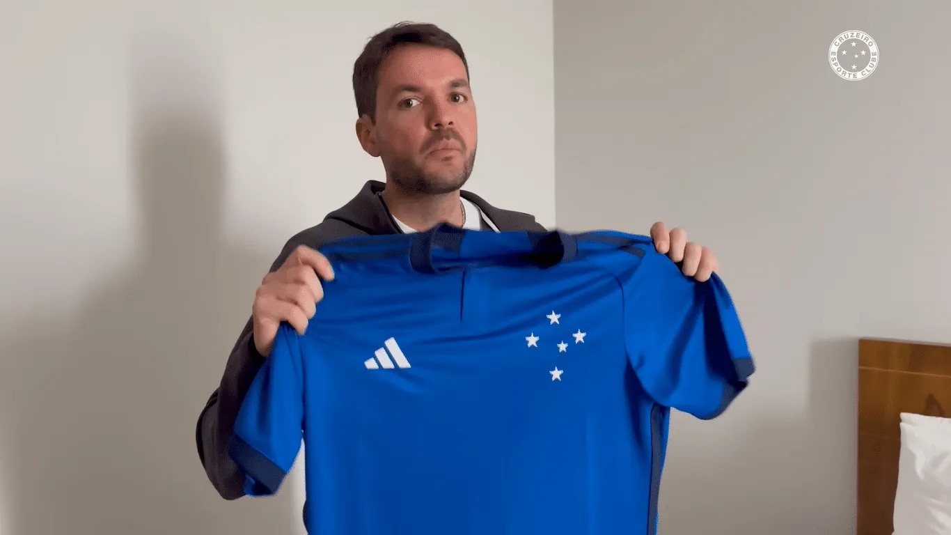 O primeiro dia de Larcam&oacute;n, que chega ao Cruzeiro para coloc&aacute;-lo &lsquo;de voltar ao lugar que merece&rsquo;