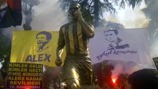 Os n&uacute;meros que provam a idolatria por Alex