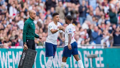 Bom neg&oacute;cio? Chelsea cogita troca de atacantes com o Manchester United