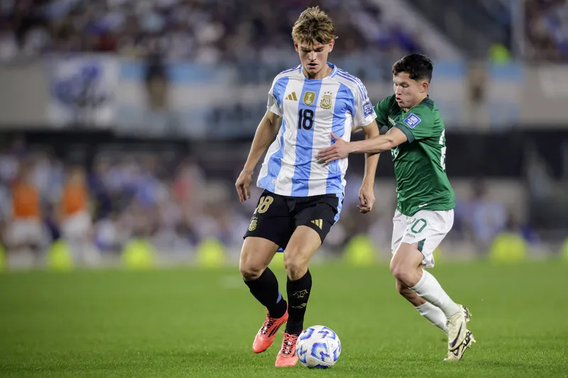 Em Argentina x Bol&iacute;via nesta ter&ccedil;a-feira (15), Nico Paz fez sua estreia albiceleste aos 27 do segundo tempo. Foto: Imago