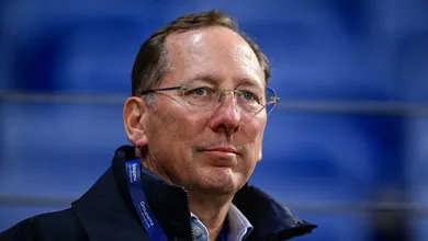 John Textor abre &lsquo;sald&atilde;o&rsquo; de atletas no Lyon para evitar puni&ccedil;&atilde;o na Ligue 1