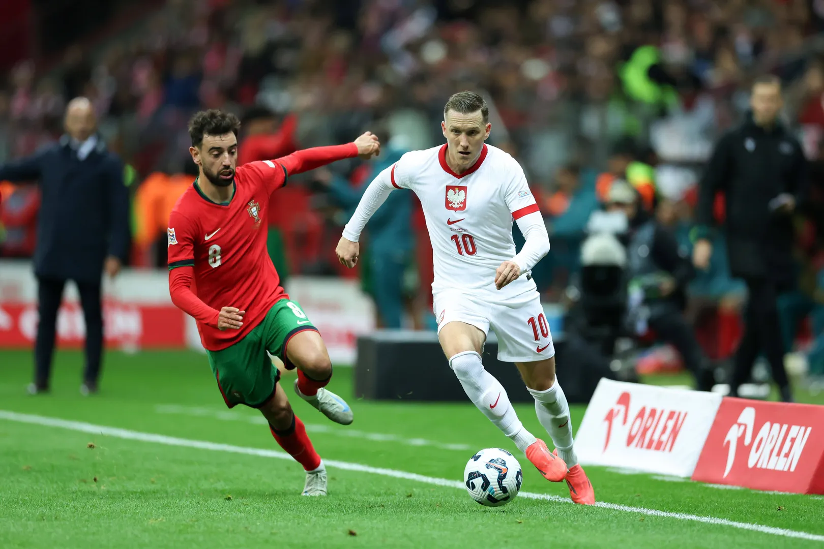 Zielinski e Bruno Fernandes. Foto: Imago
