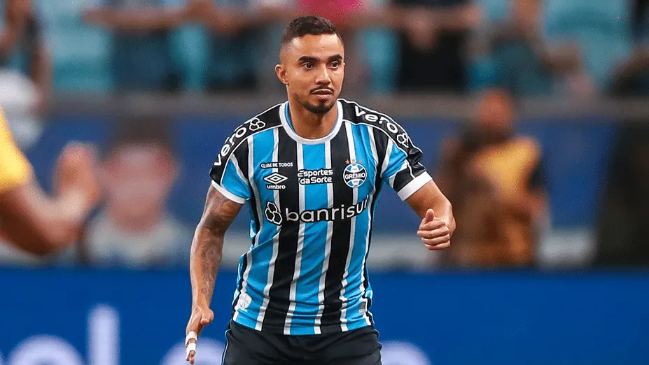 Les&otilde;es e venda levam Gr&ecirc;mio a recorrer &agrave; quinta op&ccedil;&atilde;o para a lateral na Libertadores