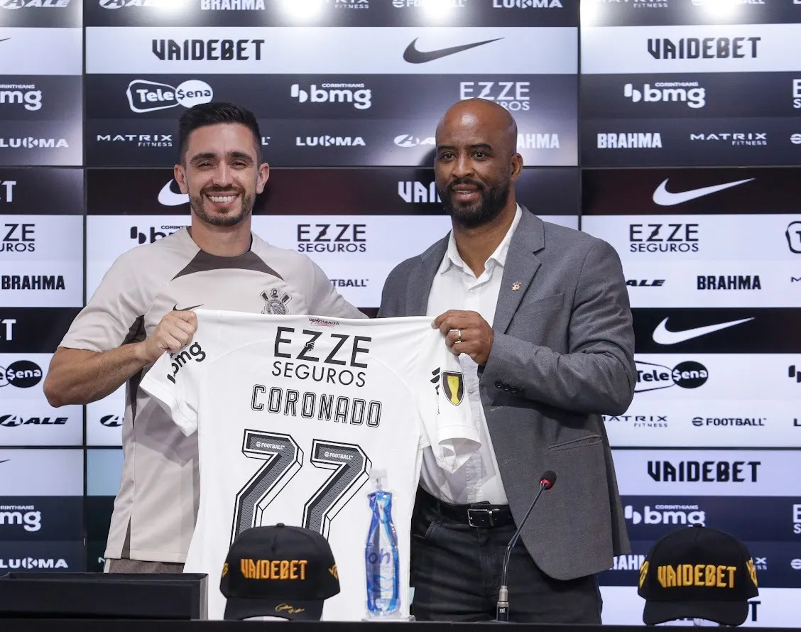 Coronado treinou e se apresentou ao Corinthians, explicando o porqu&ecirc; de nunca ter jogado em liga grande