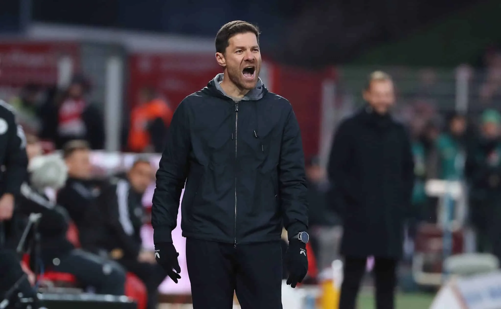 Xabi Alonso usa t&aacute;tica &lsquo;invenc&iacute;vel&rsquo; contra Bayern e mant&eacute;m freguesia com elimina&ccedil;&atilde;o