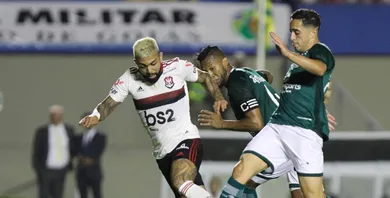 Reflexo do momento, o Goi&aacute;s 2&times;2 Flamengo teve um roteiro maluco num jogo que parecia trivial