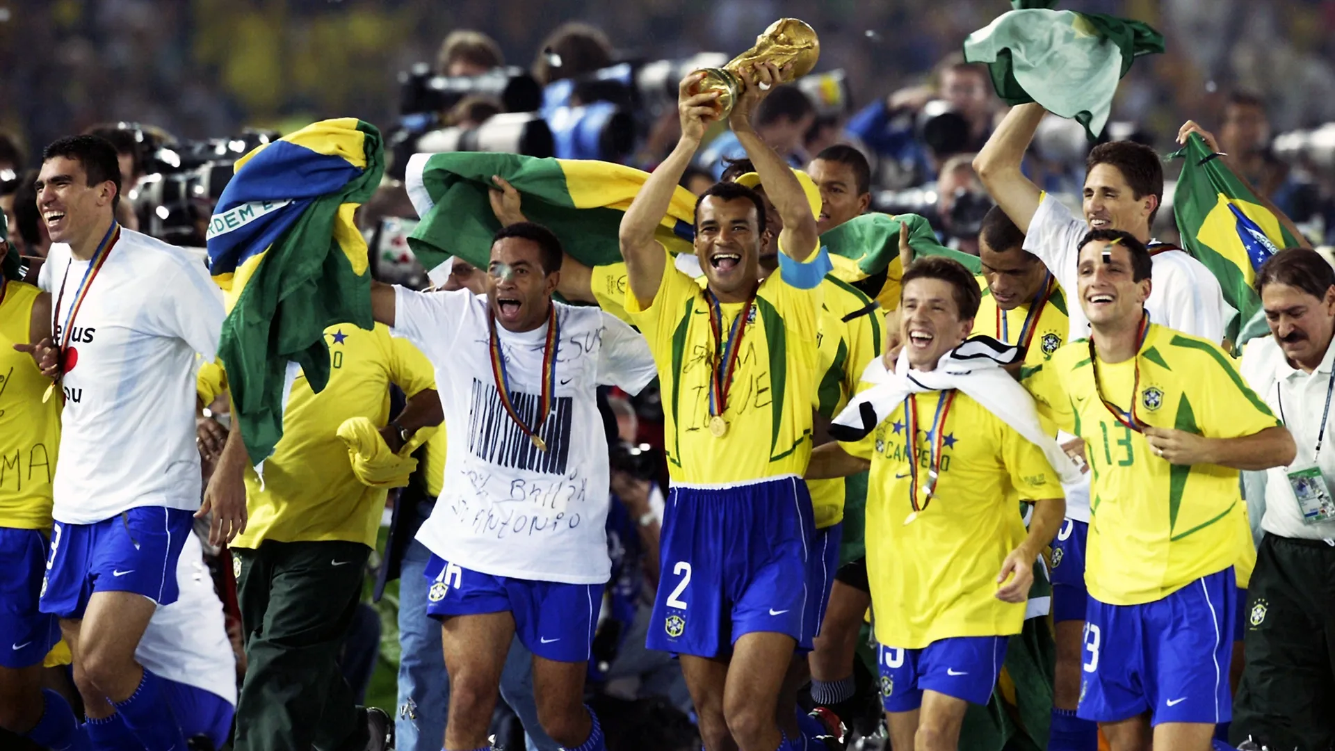 Podcast Trivela #133: O adeus de Montillo e a conquista do penta em 2002