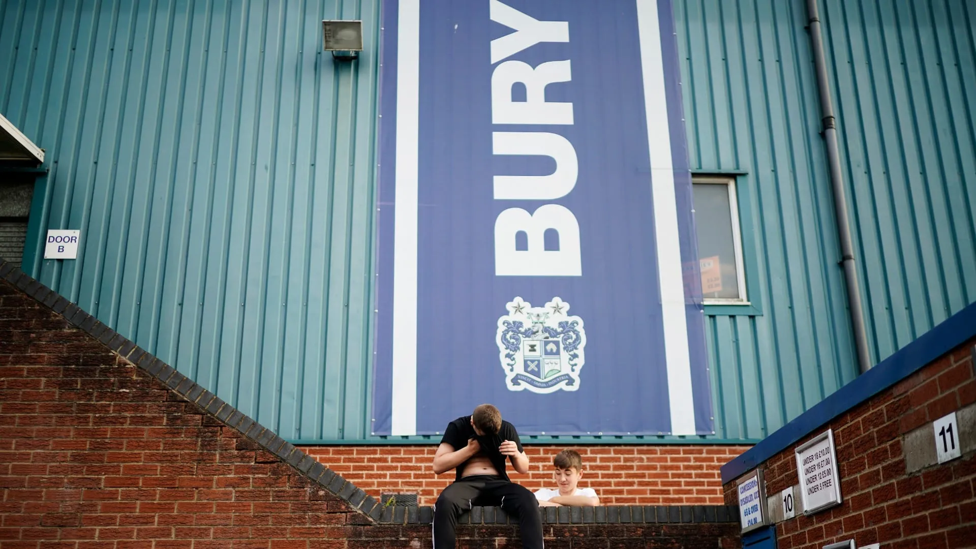 Ap&oacute;s 134 anos de filia&ccedil;&atilde;o, Bury entra em um limbo ao ser exclu&iacute;do da Football League