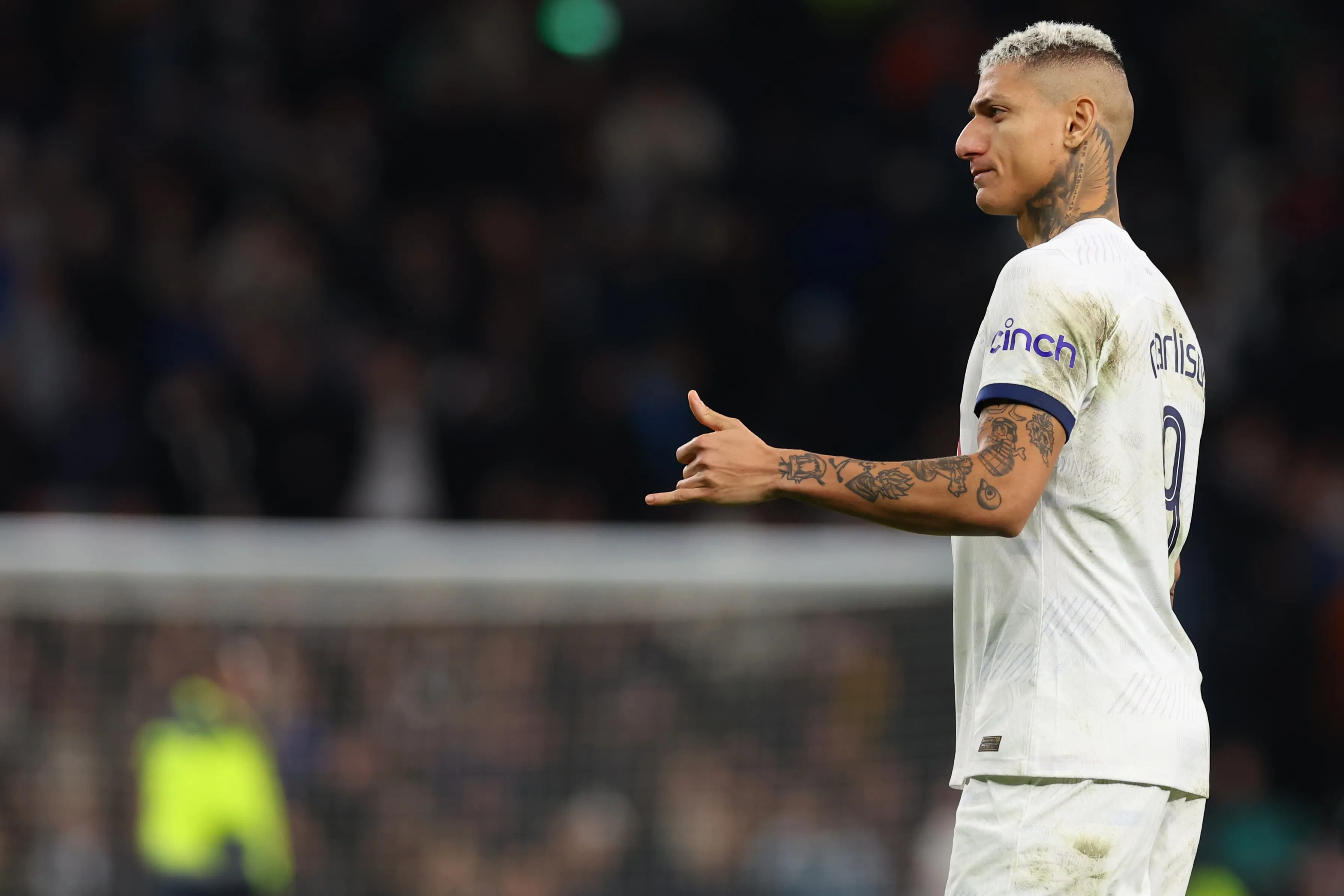 Tottenham quer usar a crise do Manchester United como degrau para voltar ao topo