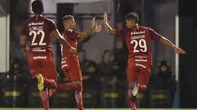 Sarrafiore fez um gola&ccedil;o, e o Internacional abriu vantagem contra o Novo Hamburgo