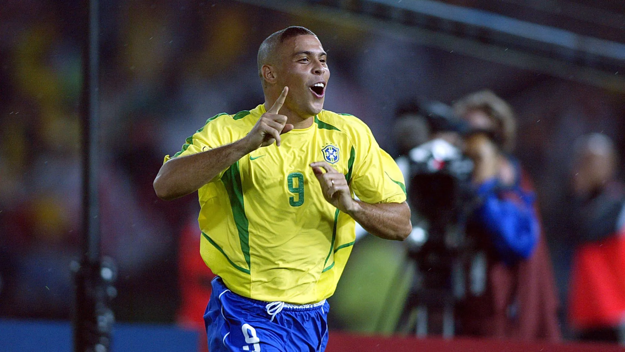 Ronaldo Fen&ocirc;meno comemora gol do Brasil na final da Copa do Mundo de 2002