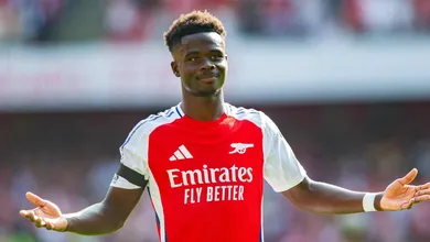 Arsenal n&atilde;o quer bater na trave de novo e Saka &eacute; a prova disso