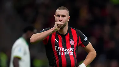 Wesley deslocado e Dybala vil&atilde;o: Roma &eacute; derrotada pelo Milan e perde chance hist&oacute;rica