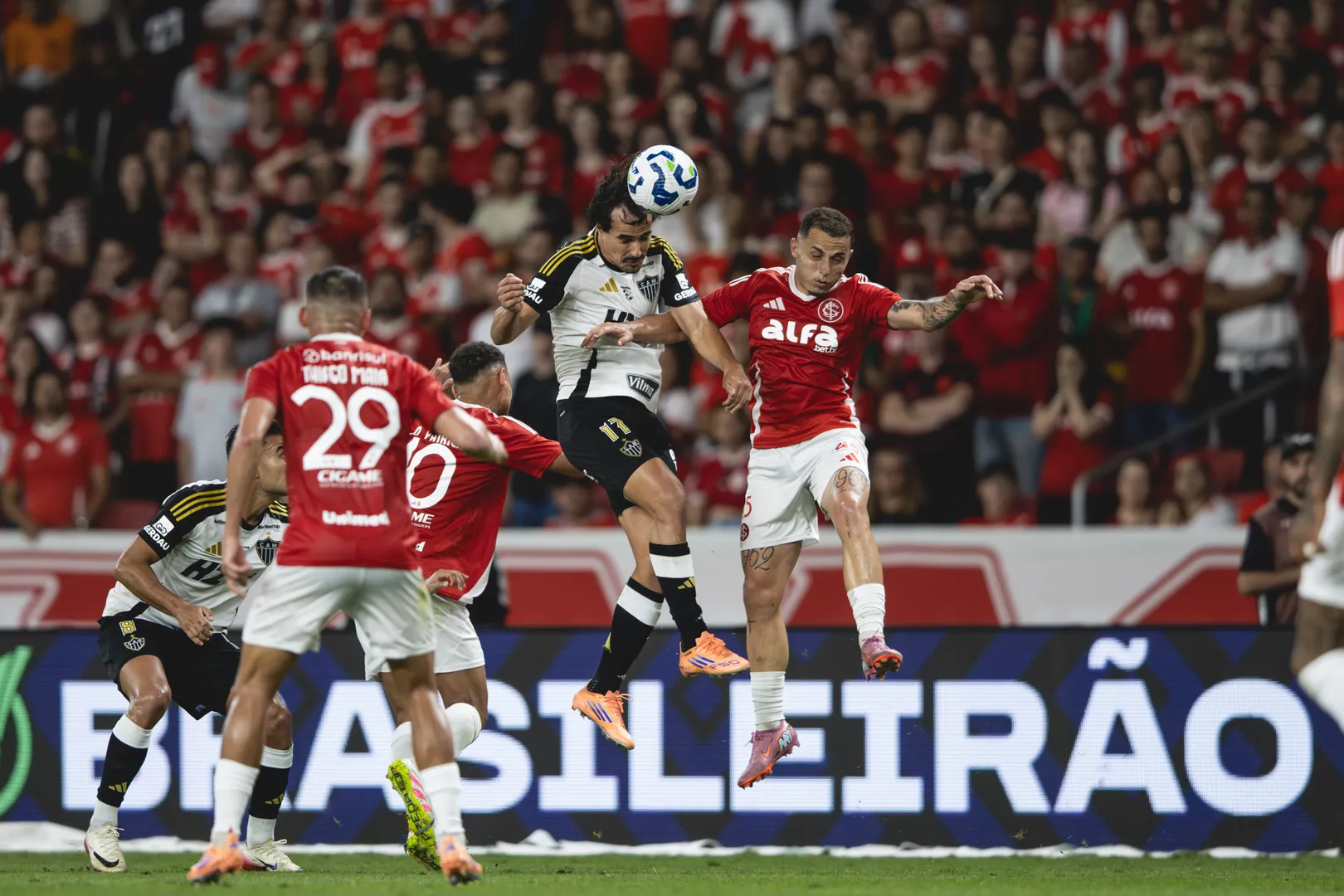 Internacional x Atl&eacute;tico-MG no Brasileir&atilde;o Foto: Pedro Souza / Atl&eacute;tico
