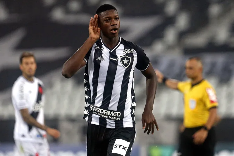 Matheus Babi atuou pelo Botafogo entre 2020 e 2021