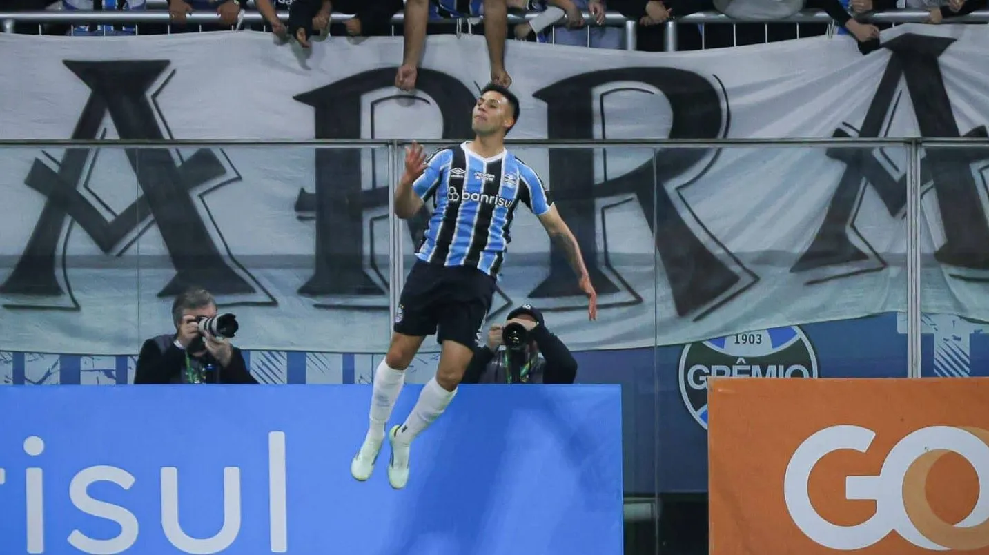 Aravena se consolida como protagonista improv&aacute;vel da recupera&ccedil;&atilde;o do Gr&ecirc;mio