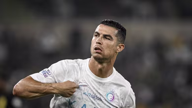 &lsquo;Com quem eu gostaria de jogar? Cristiano Ronaldo. O que o Messi faz, eu tamb&eacute;m fazia&rsquo;